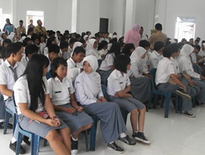 17-PENDIDIKAN-FOTO-Para-calon-siswa-bari-SMAN-1-Tanjungpinang1.jpg