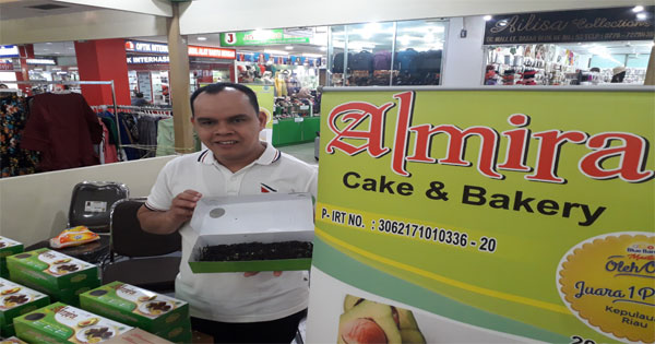 Almira-cake1.jpg