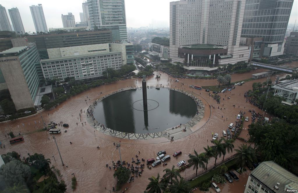 Banjir_Hotel_Indonesia.jpg
