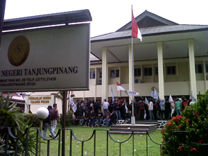 Demo-FSPMI-di-PN-Tanjungpinang-1.jpg