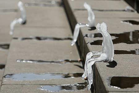 Global-warming-ice-sculptures-Catchdesign.jpg