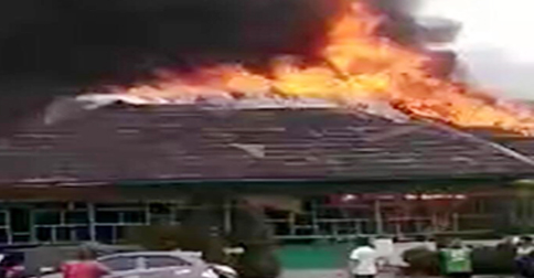Kebakaran-Restoran-Batam-Center.jpg