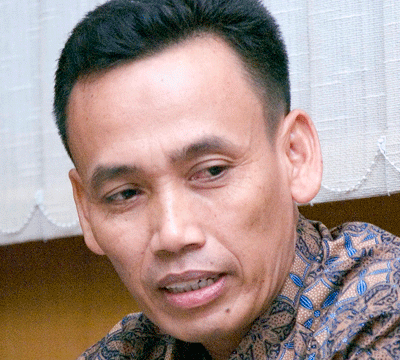 Ketua-Komisi-III-DPRD-Bintan,-Muttaqien-Yatsier.gif