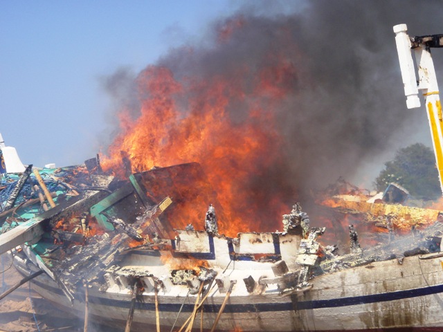 boat-burning.jpg