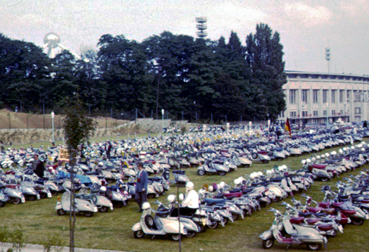 eurovespa_1958_parking_1.png