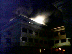 hotel-seruni-terbakar-2.jpg