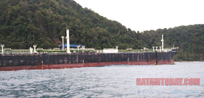 kapal-tanker-terdampar1.jpg