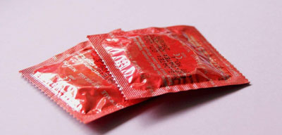 kondom-merah.jpg